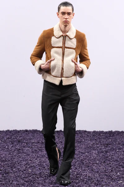 Look 12